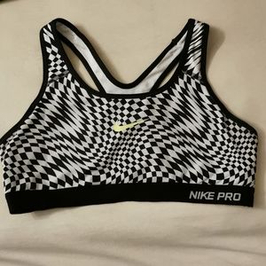 Nike pro sports bra